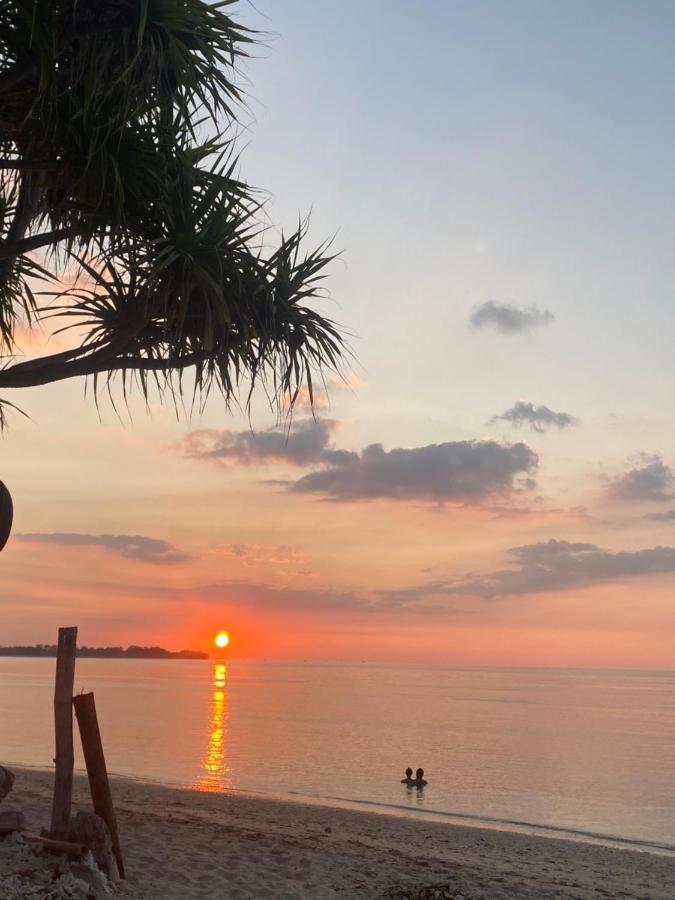 Oktavia Bungalows Gili Air Dış mekan fotoğraf
